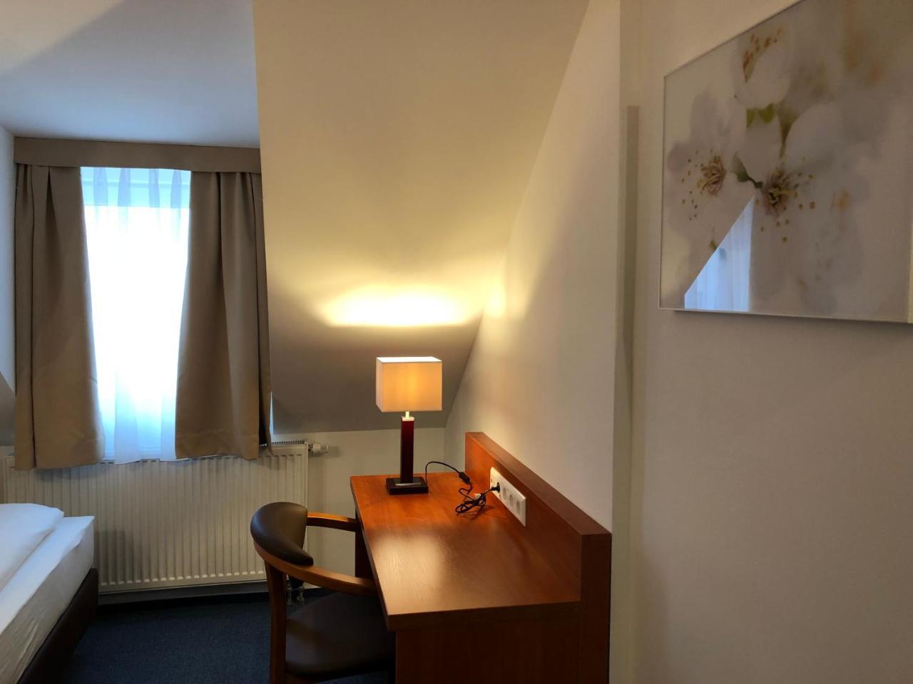 Hotel Mirabell Erlangen Exterior photo